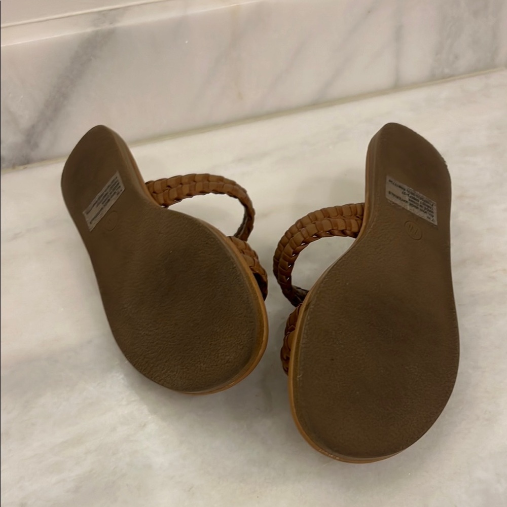 Universal Thread Tan Braided Sandals - Picture 4 of 4